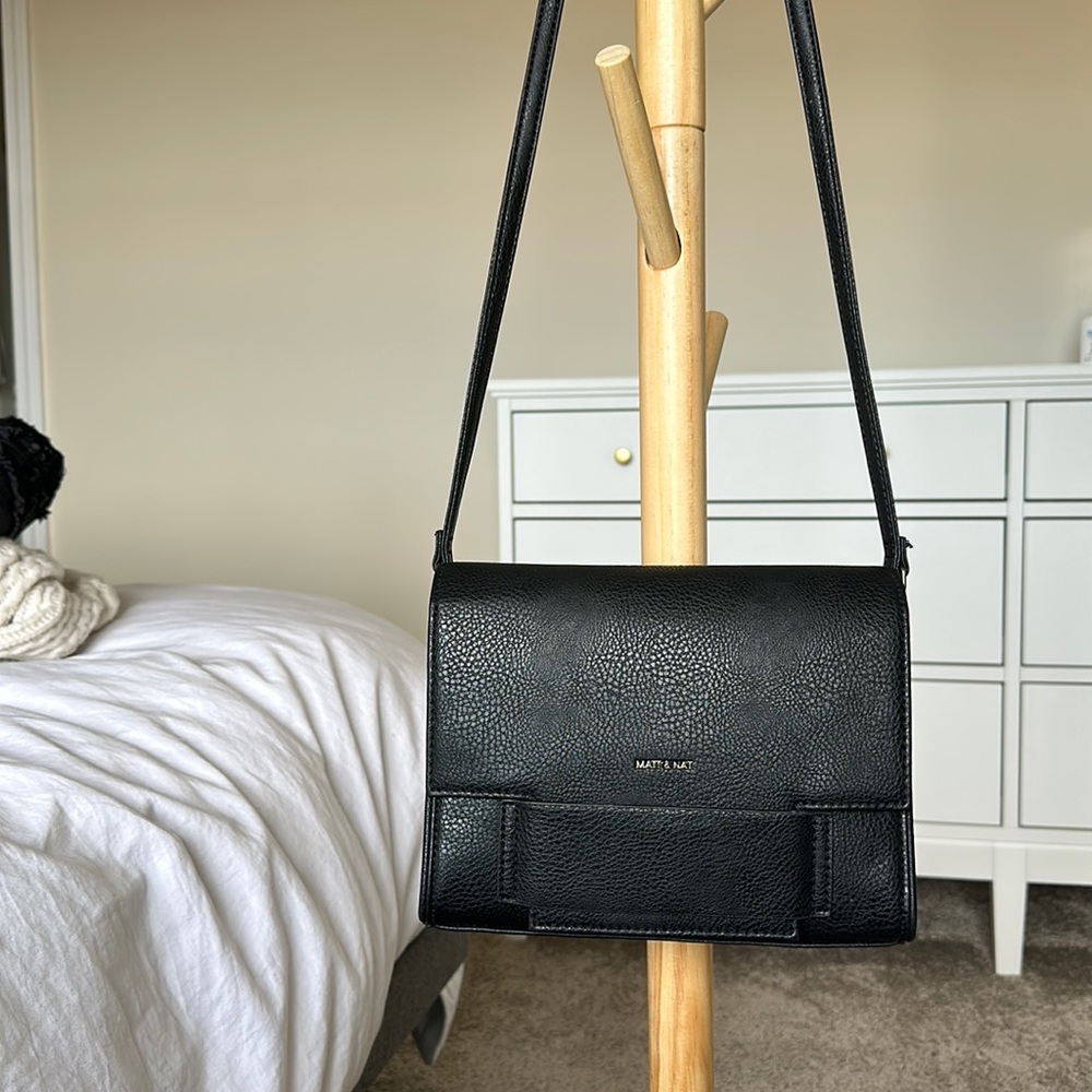 Mat & Nat vegan leather black purse